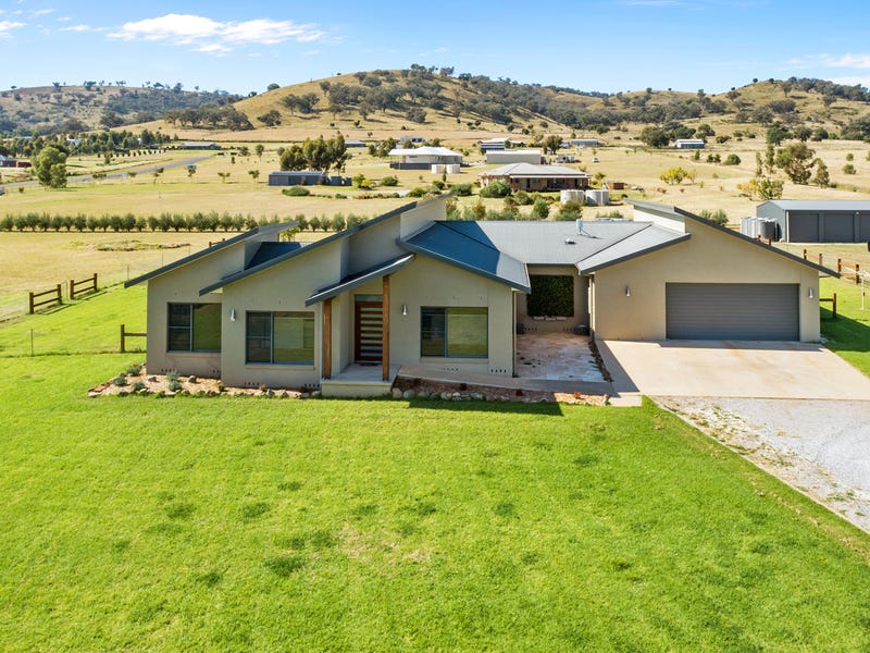 2 Honeyeater Place, Moore Creek, NSW 2340