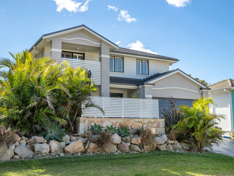 12 Copper Valley Close, Caves Beach, NSW 2281