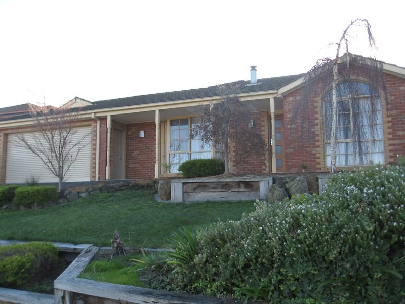 77 Eagle Drive, Pakenham, Vic 3810 Property Details