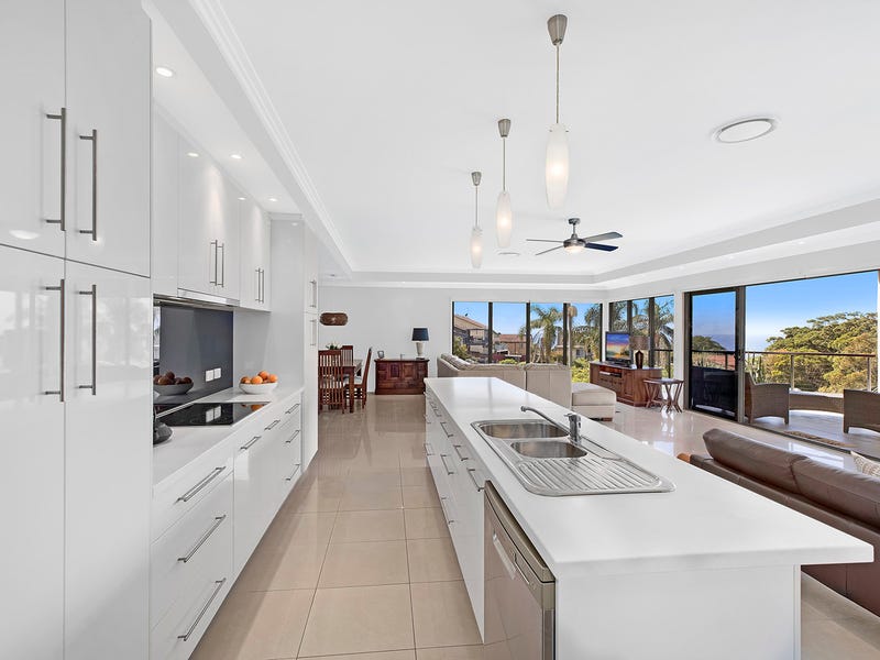 11 Endeavour Drive, Avoca Beach, NSW 2251