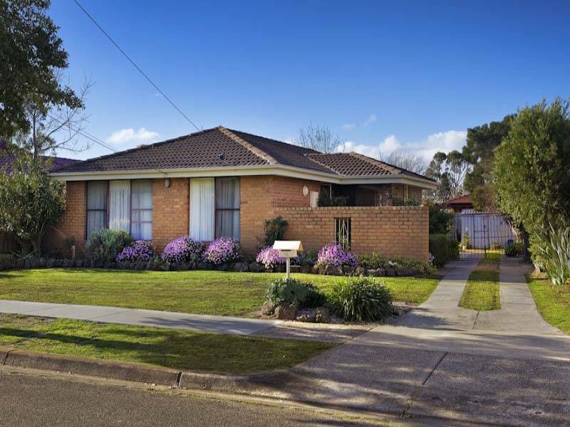 19 Dumfries Road, Keysborough, VIC 3173