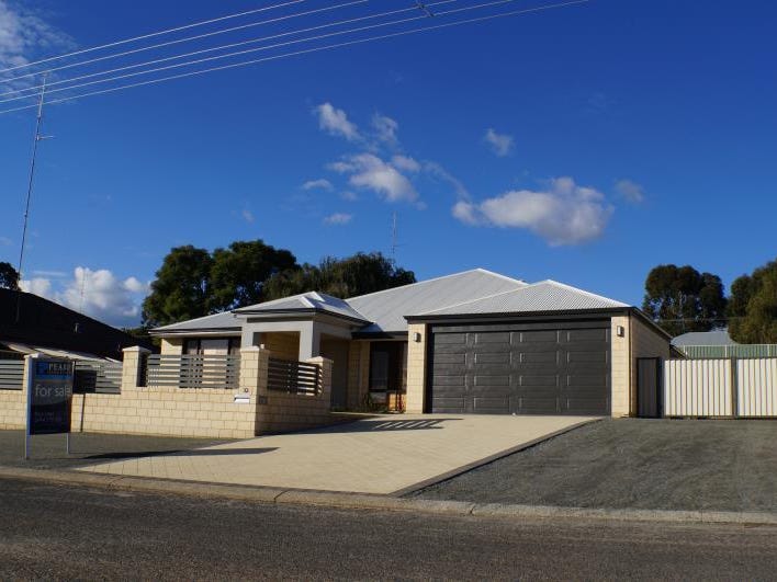 32 King Street, Waroona, WA 6215 Property Details