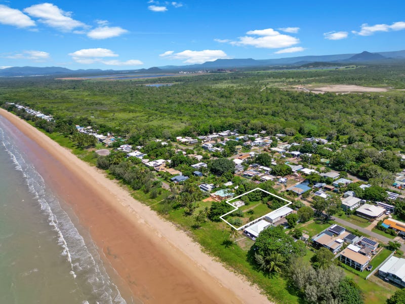 3032 Reef Street, Saunders Beach, QLD 4818