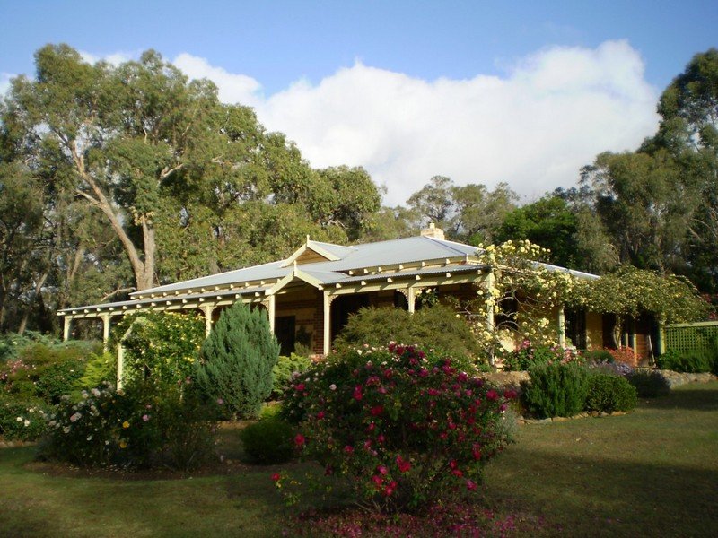 400 Jason Street, Wooroloo, WA 6558 Property Details