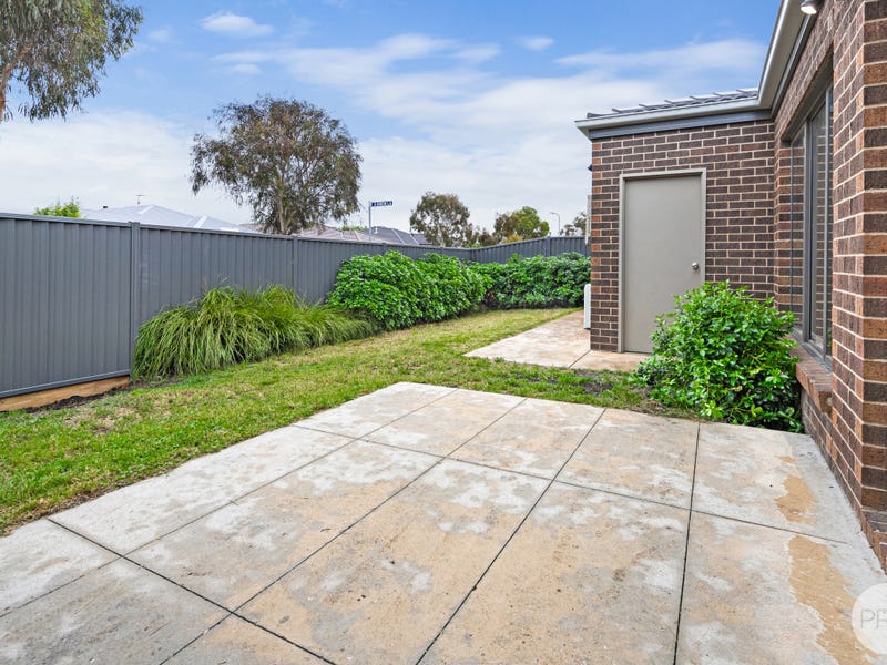 40 Warburton Drive, Lucas, VIC 3350 - realestate.com.au