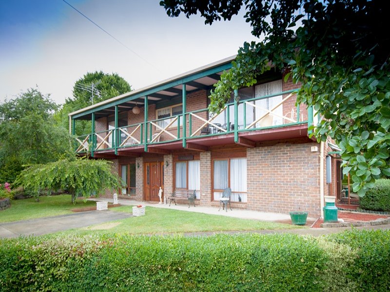 6 Arnold Court, Woodend, Vic 3442 Property Details