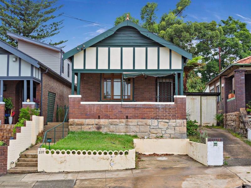 237 Lyons Road, Russell Lea, NSW 2046