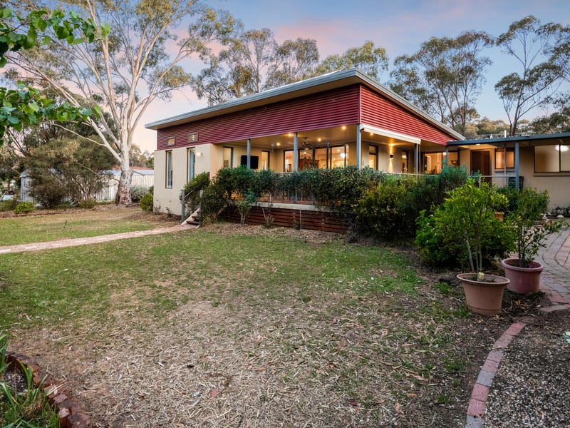 159 Carolyn Way, Maiden Gully, VIC 3551