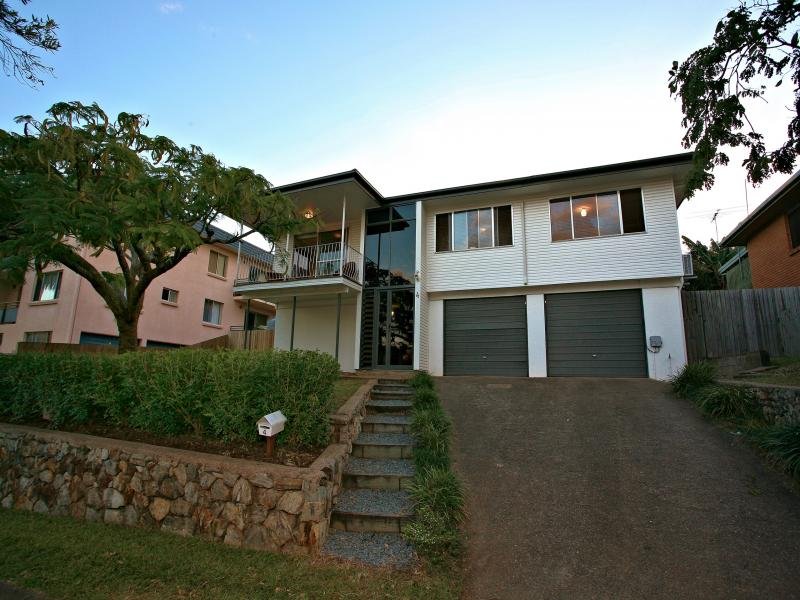 4 Honeysuckle Street, Mansfield, Qld 4122 Property Details