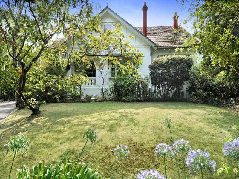 33 Rochester Road, Canterbury, VIC 3126