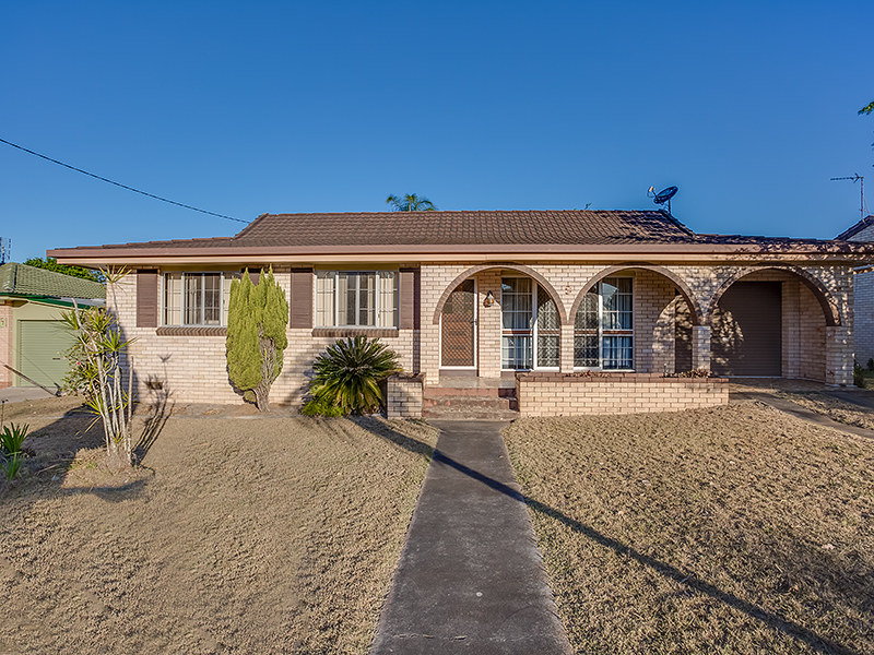 9 Justin Street, Southside, QLD 4570