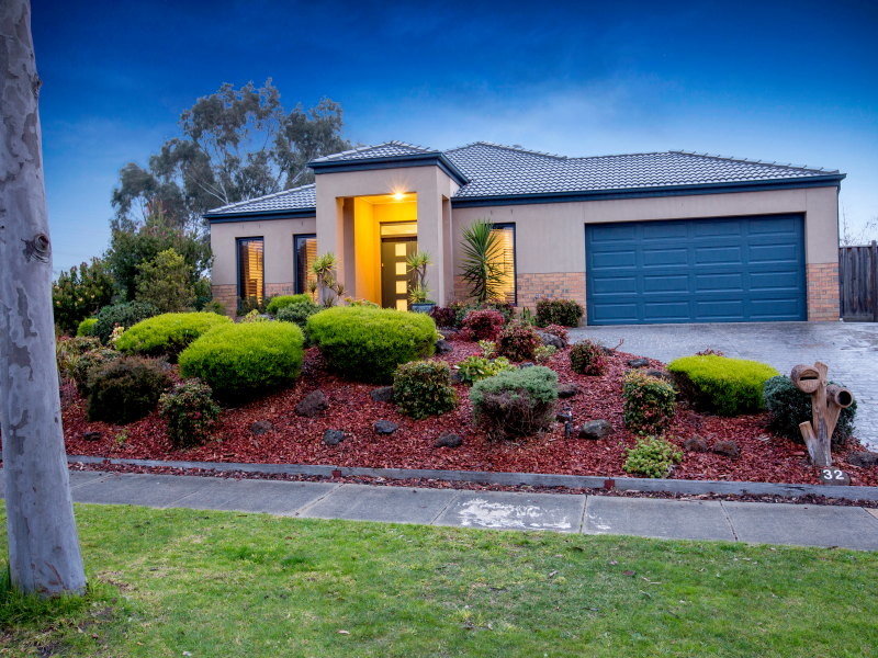 32 Flame Robin Drive, Langwarrin, Vic 3910 Property Details