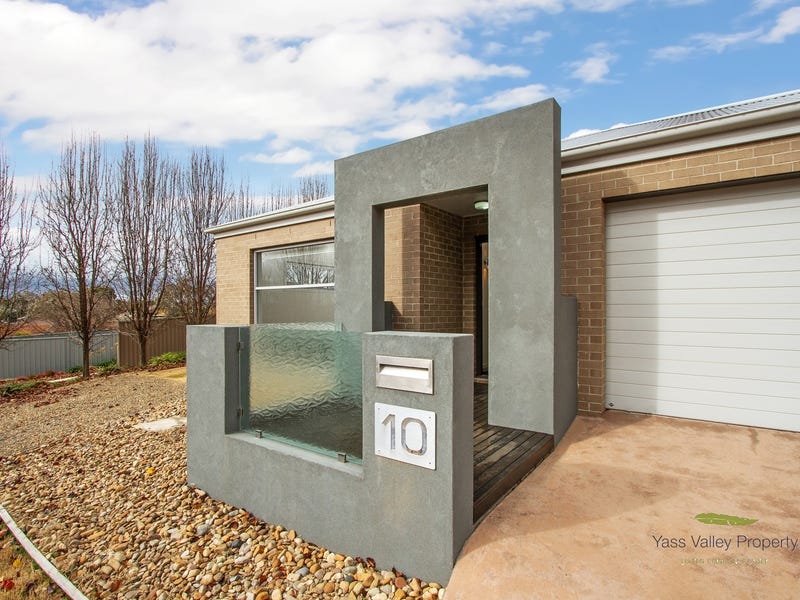 10 Hatton Drive, Yass, NSW 2582