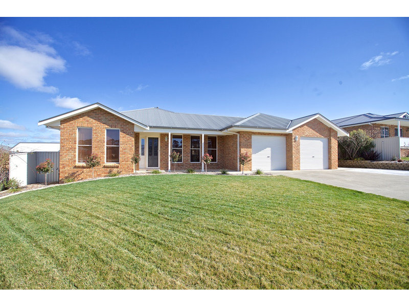 62 Hughes Street, Kelso, NSW 2795 Property Details