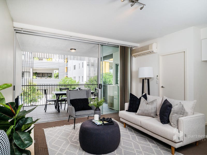 202/28 Masters Street, Newstead, Qld 4006 - Property Details