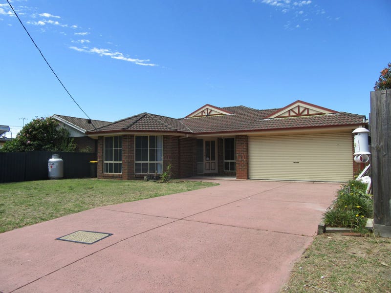 24 Park Road, San Remo, VIC 3925