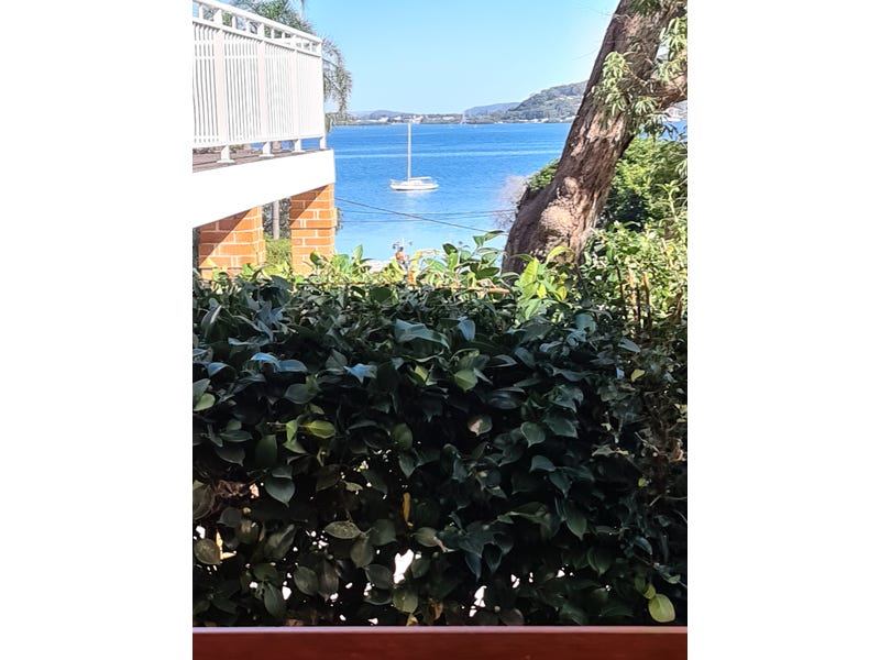 8 Noonan Point Avenue, Point Clare, NSW 2250