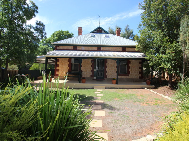 18 Peake Terrace, Waikerie, SA 5330 Property Details