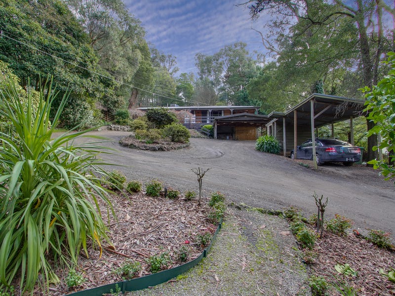 33 Baker Street, Cockatoo, VIC 3781 - realestate.com.au