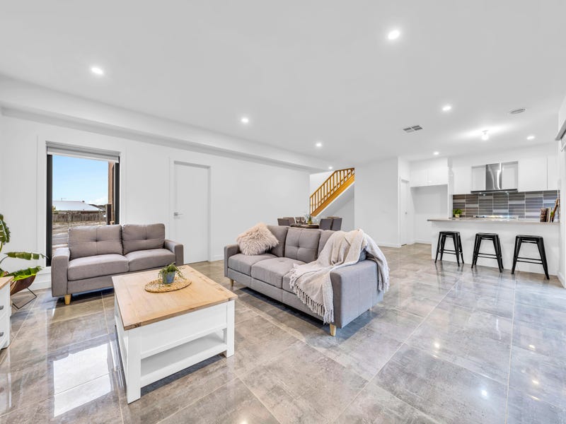 12 Bayview Road, Officer, Vic 3809 House for Sale