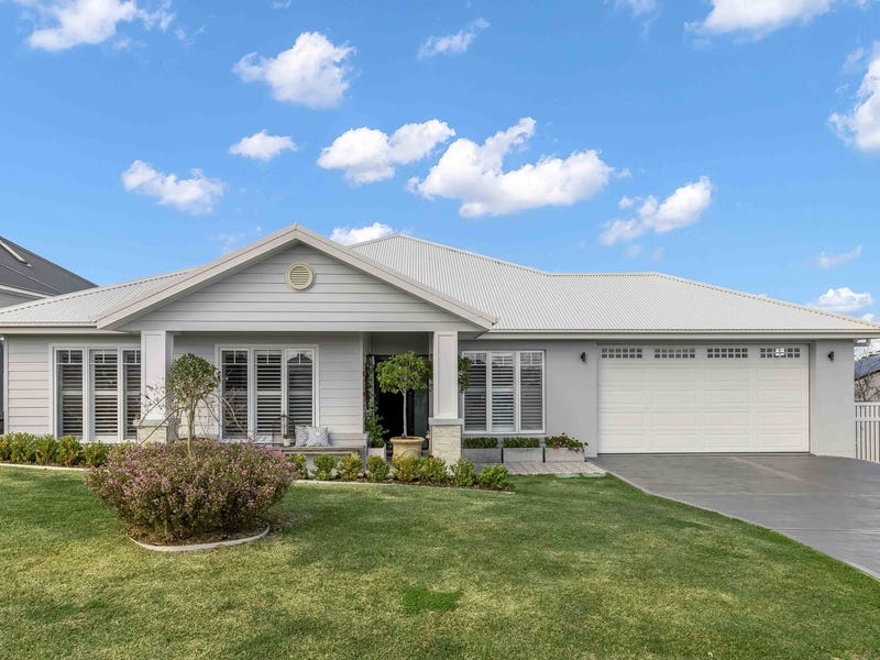 10 Lagoon Avenue, Bolwarra, NSW 2320 Property Details