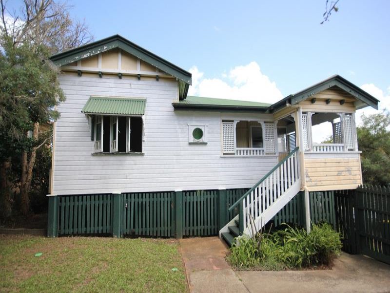 9 Boronia Avenue, Holland Park West, QLD 4121