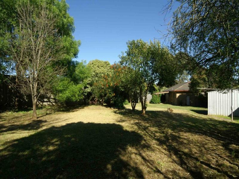 10 Whitestone Court, Endeavour Hills, VIC 3802