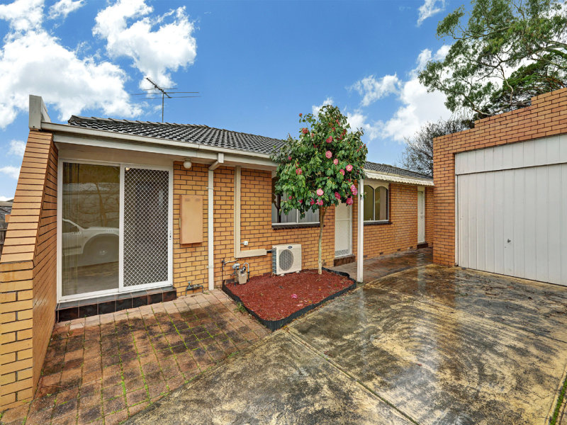 2/17 Sonia Street, Ringwood, Vic 3134 Property Details