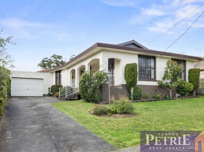 10 Robert Drive, Ballarat North, VIC