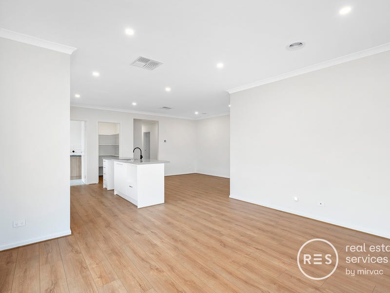 8 United Way, Donnybrook, VIC 3064 - realestate.com.au