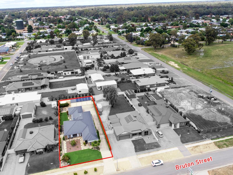 69 Bruton Street, Tocumwal, NSW 2714