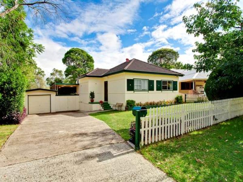 4 Ulolo Avenue, Hornsby Heights, NSW 2077