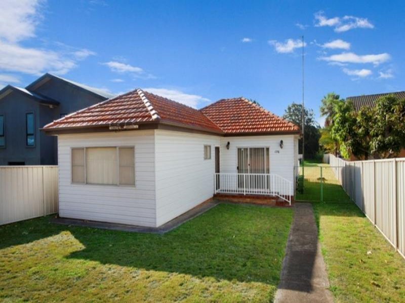 176 Lakeview Pde, Primbee, NSW 2502 Property Details