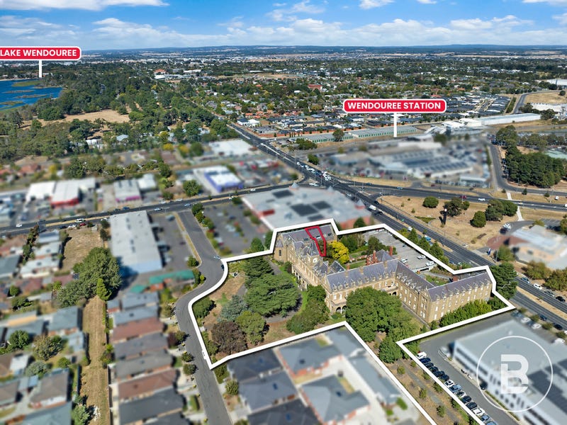 2c/300 Gillies Street North, Wendouree, Vic 3355 House for Sale