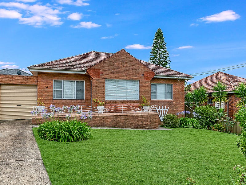 4 Robertson Cres, Mount Lewis, NSW 2190 - realestate.com.au