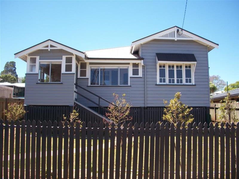 132 Mackenzie Street, East Toowoomba, QLD 4350