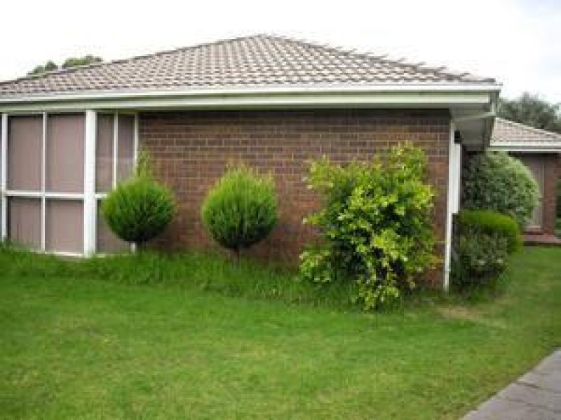 2 Moffat Close, Endeavour Hills, VIC 3802