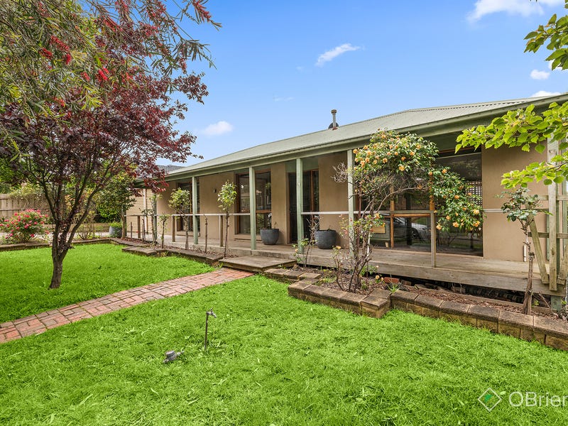 33 Clairmont Close, Somerville, Vic 3912 Property Details