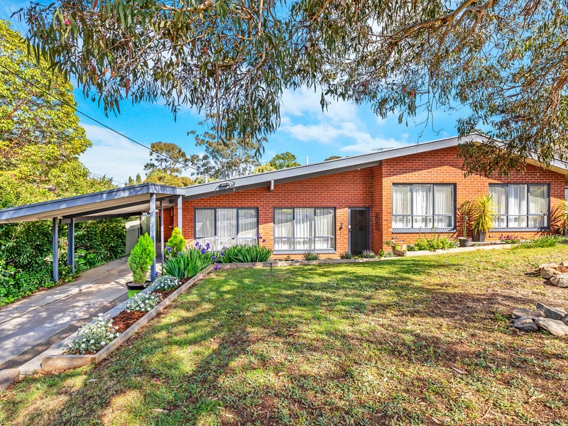 17 Wakefield Avenue, Morphett Vale, SA 5162