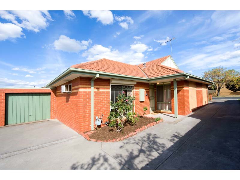 2/28 Hobbs Street, Seddon, Vic 3011 Property Details