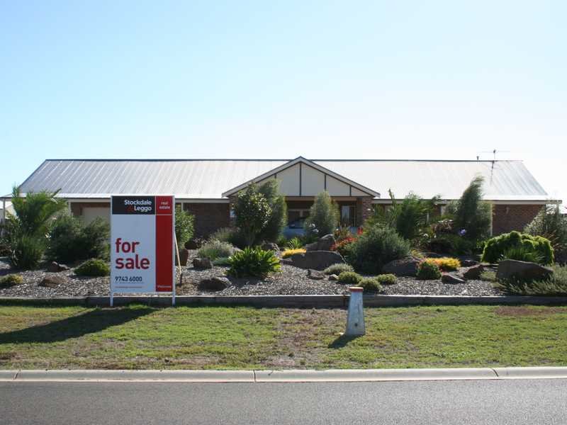 42 Killarney Drive, Melton, VIC 3337