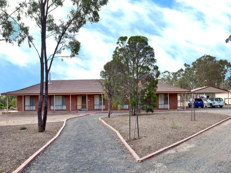 4 Forest Drive, Ascot, VIC 3551