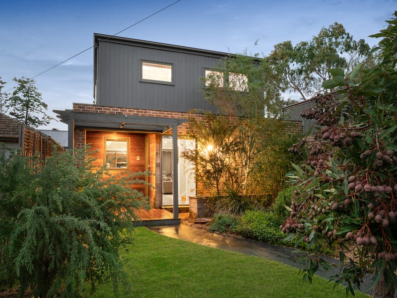 2/9 Carlyle Street, Croydon, Vic 3136 Property Details