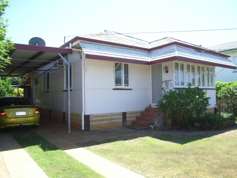 5 Clifford Street, Woody Point, QLD 4019