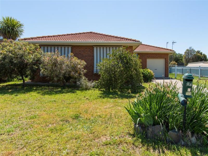 10 Avocet Drive, Estella, NSW 2650 Property Details