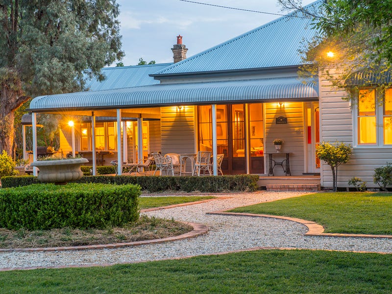 18 Haydons Lane, Blandford, NSW 2338 Property Details