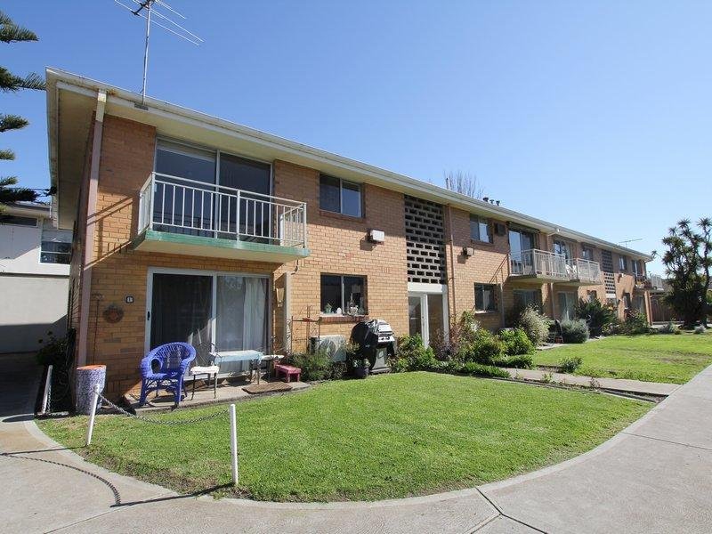 2/261 Esplanade, Altona, Vic 3018 Property Details