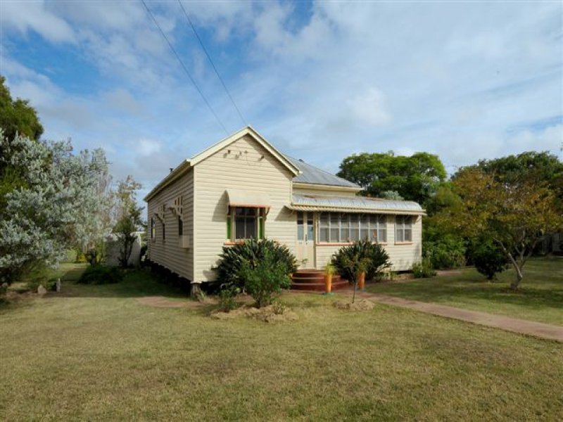 77 Mocatta Street, Goombungee, QLD 4354