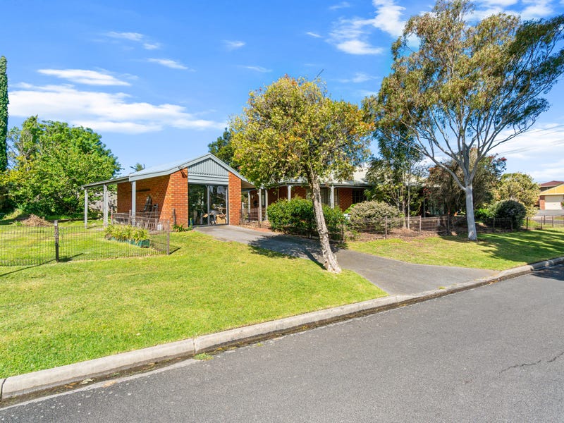 33 Glenview Drive, Traralgon, Vic 3844 Property Details