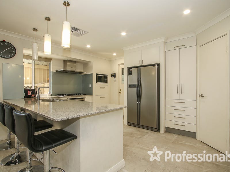 11 Everard Close, Success, WA 6164